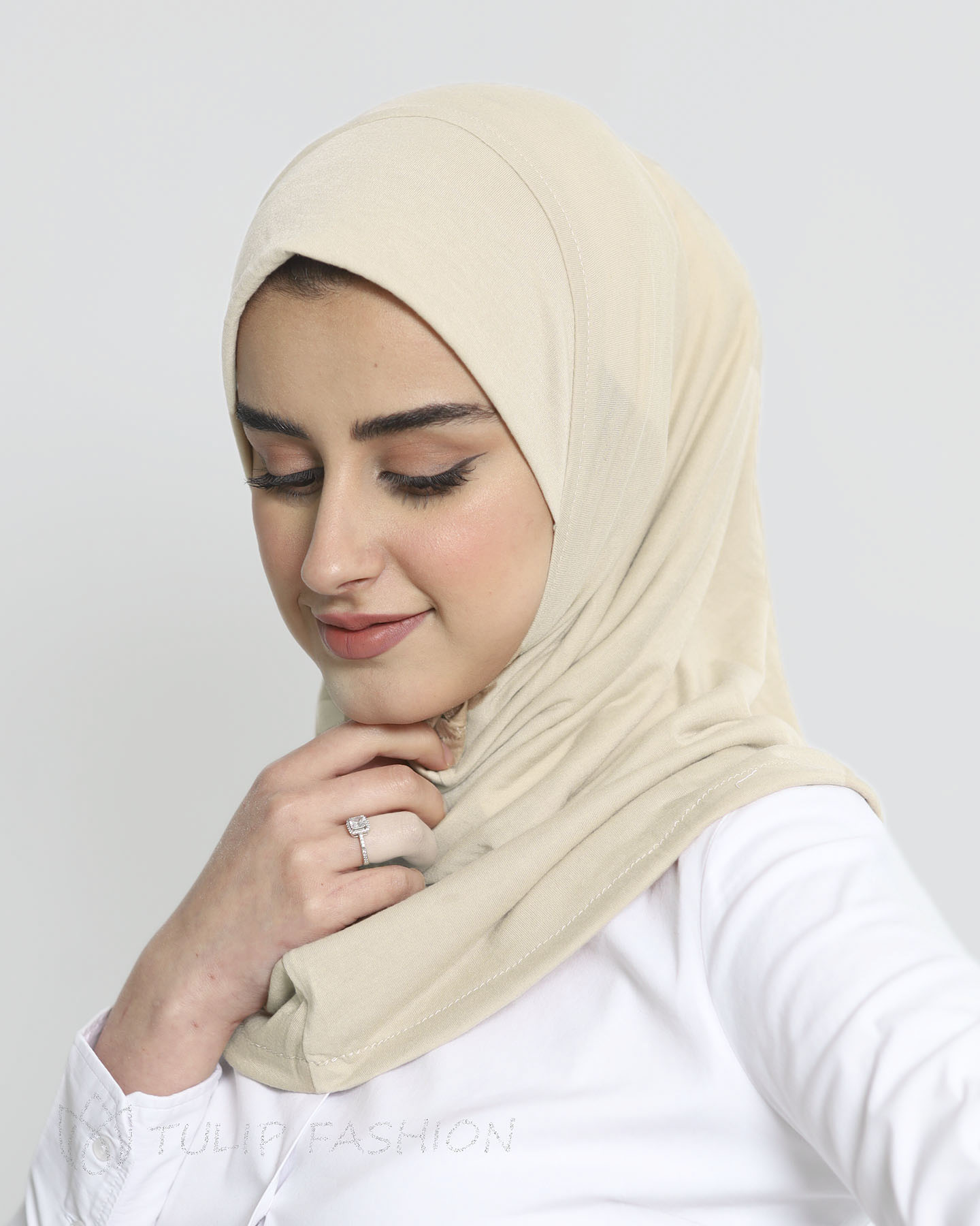 Hijab - Al Amira - En del - Ljusbeige