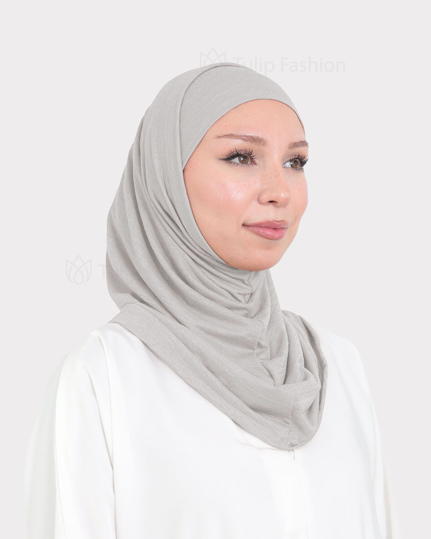 Hijab - Al Amira Lycra Metallic - Ljusgrå