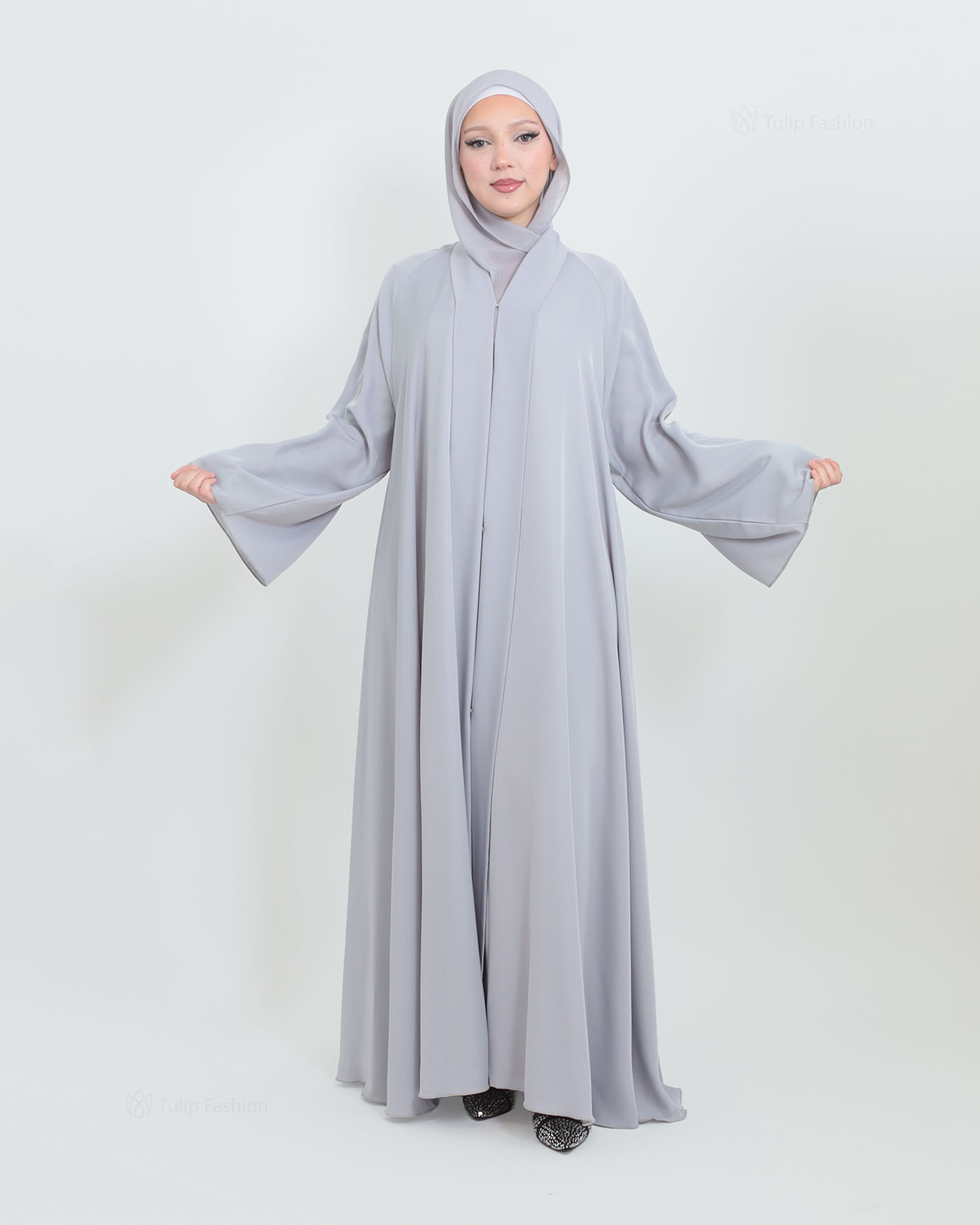 Butterfly Abaya med matchande Hijab - Ljusgrå